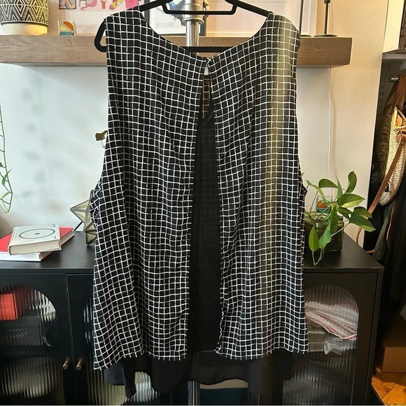 TORRID Black White Grid Print 2 Ply High Low Hem Layer Tank Top - Picture 5 of 8